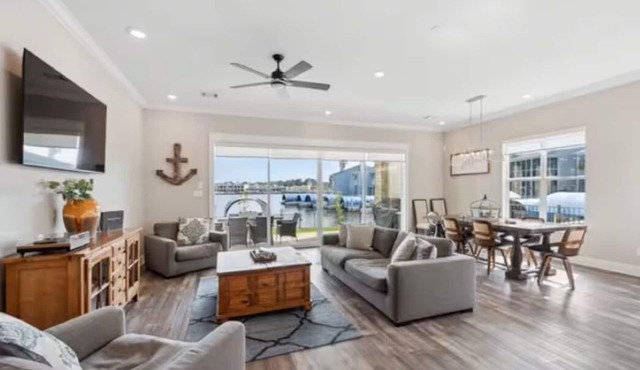 Conroe Waterfront, Family Friendly Lakehouse in Montgomery