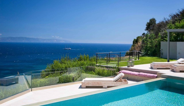 Contemporary Seafront Villa, A/C, Private Pool, Steam Room, Sauna, Gym, Amazing Views - Near Spartia