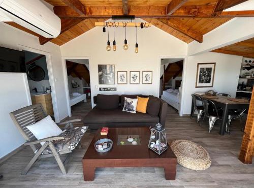 Countryside Loft - Inachos
