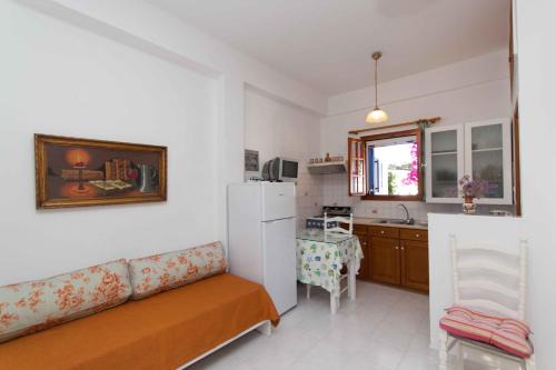 Cycladic Grandma's Apartments