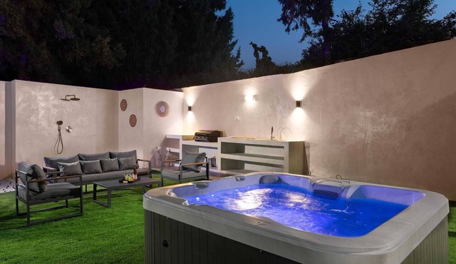 Diverso Inn with Jacuzzi