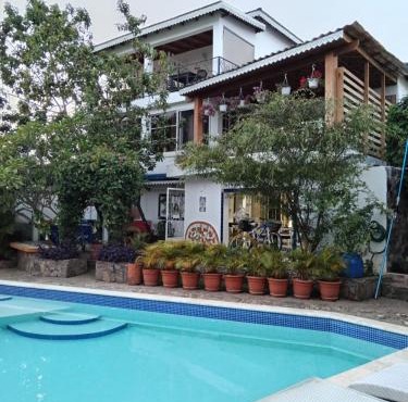 Doña Mayra Aparta Hotel