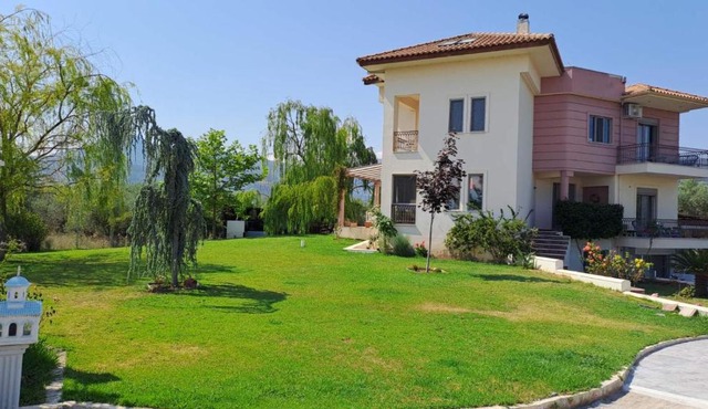 Dream House Aigio