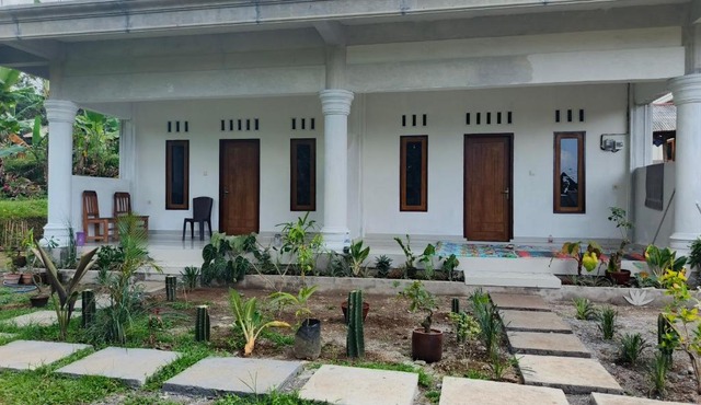 Eddie Hostel Tetebatu
