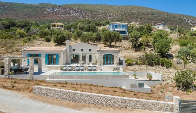 Electra Zolla Villa