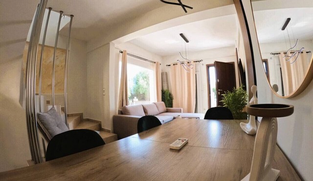 Elegant 4BR Maisonette | For Families & Groups