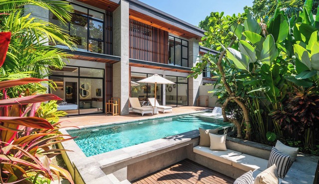 Elegant 5BR Canggu Villa – 400m to Pristine Beach