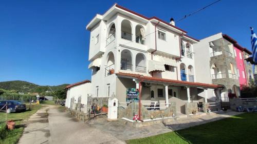 Elegant Villa Stelios