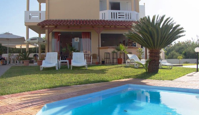 Elena Rooms & Apartments