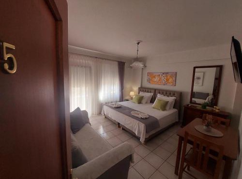 Eleni's Apartments Igoumenitsa - Γκαρσονιέρα 1ου ορόφου επιπλωμένη, εξοπλισμένη