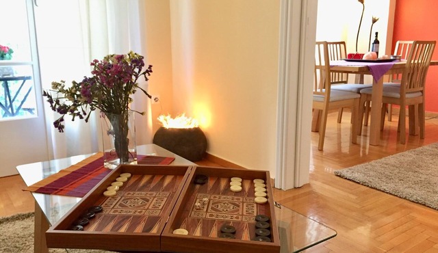ELI’s bright and spacious apartment under the Acropolis