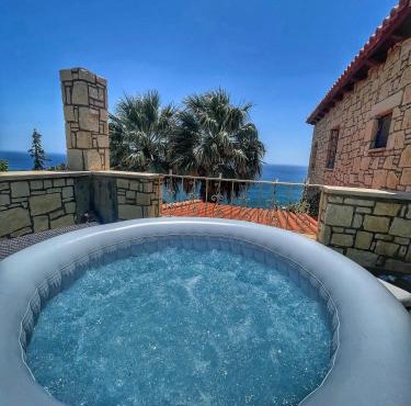 Elouthia Residence with Sea View and Hot Tub