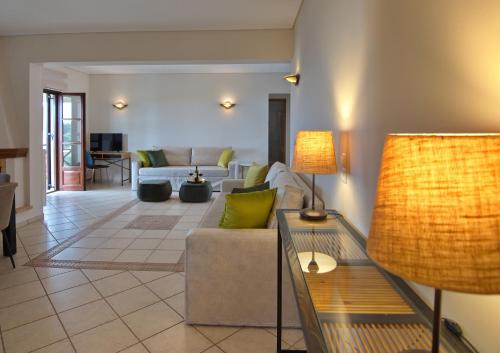 Elpida Apartments