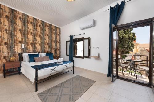 Emerald Dream House, Aithria