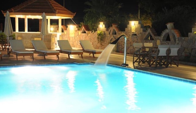 Entrance level renovated studio with sea& pool views
