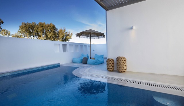 Eolia Kamari Villa