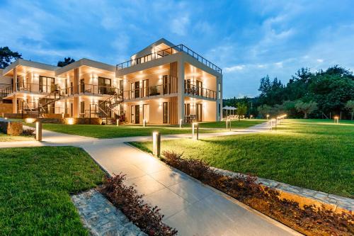 EOS Luxury Suites