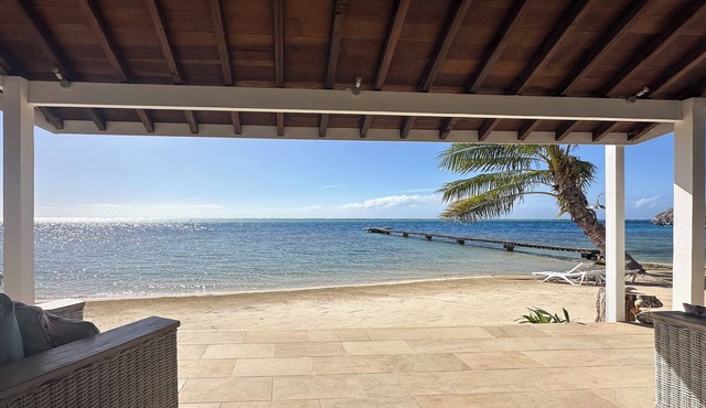 Escape to a Charming BEACH FRONT Beach House on the Island of Moorea