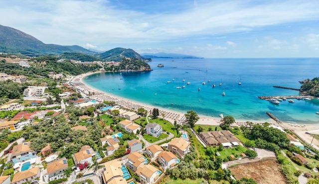 Eterrano Seaside Retreat
