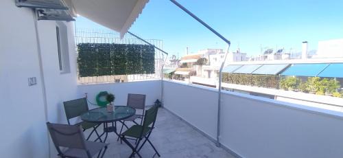 Experience a nice view appartment-heart of Athens