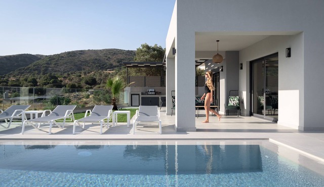 Exquisite Villa IΙ with Enchanting Surroundings