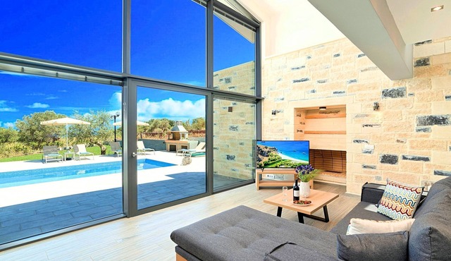 für 30 Personen in Mathes, Kreta (West-Kreta) by Interhome