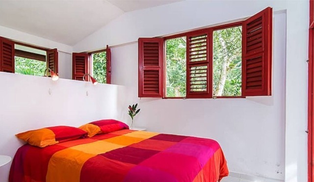 Family Cabin by the River, EcoTurism, Wifi, Pet Friendly @drvacationsrental