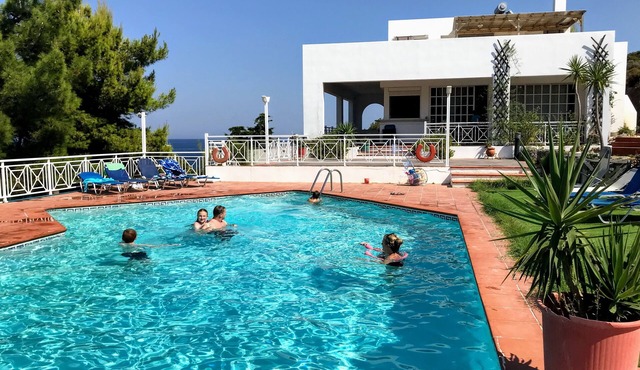 Family studio with sea & pool view