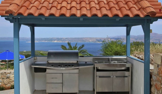 Fantastic luxe modern Villa, large garden, private pool, outdoor kitchen NW