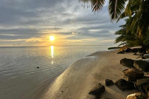 Fare Tau Otaha - Comfy cabin w Private Beach Access