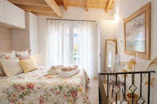 Fedra's cozy house in Roda beach