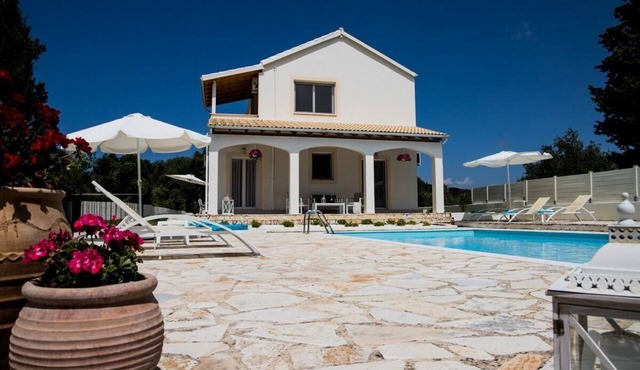 Fedrita: mountain-sea views/private pool/wi-fi/ac/bbq/2 km to the beach.