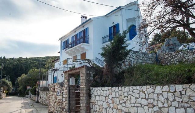 Fey's House waterfront - Φισκάρδο