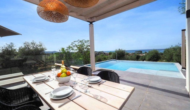Filio - Two Bedroom Villa, Sleeps 4