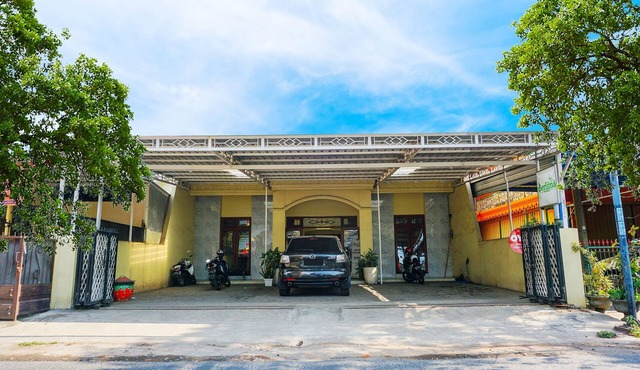 Flagship 90723 Berlima Guest House Syariah