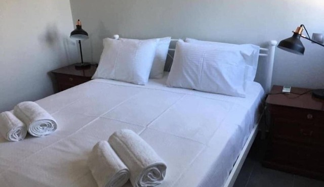 Flat - Sleeps 2 - Parking - Patio