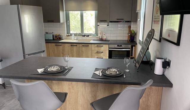 Flat - Sleeps 2 - Parking - Patio