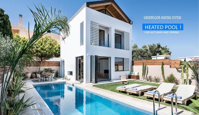 Fos Villa, a Luxe House with Private Heated Pool