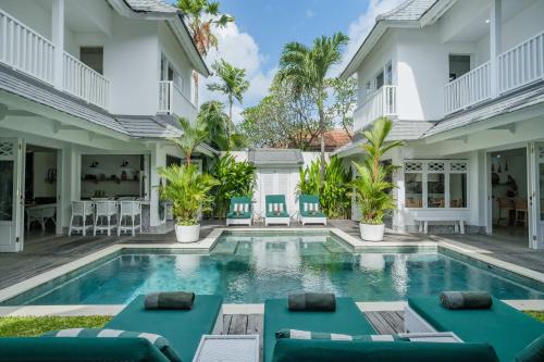 Fully Staffed Luxury Seminyak Villa l Private Pool
