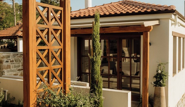 Galetso Jacuzzi Studio by Still Collection