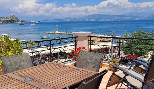 Garitsa bay Apartment