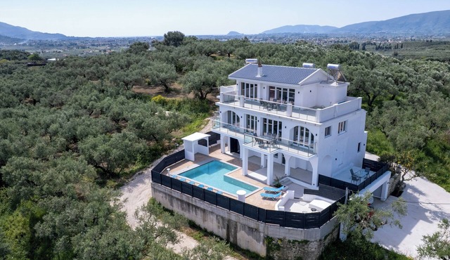 Gigi Star Luxury ApartVilla with Pool, Sea View