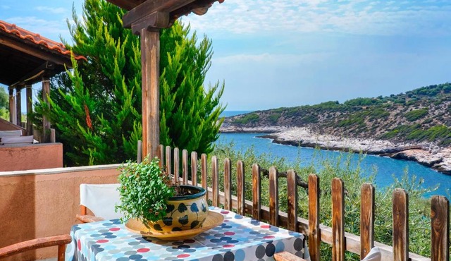 Giola Bungalows Sirines