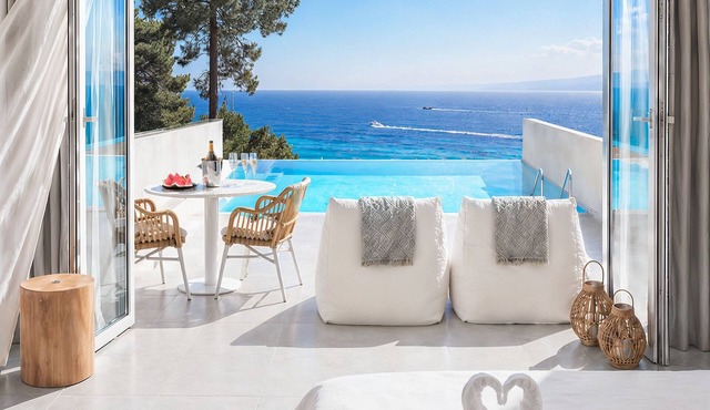 Gloria Luxury Suites