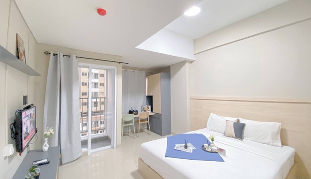 Good And Spacious Studio Lrt City Royal Sentul Park Apartment in Bogor