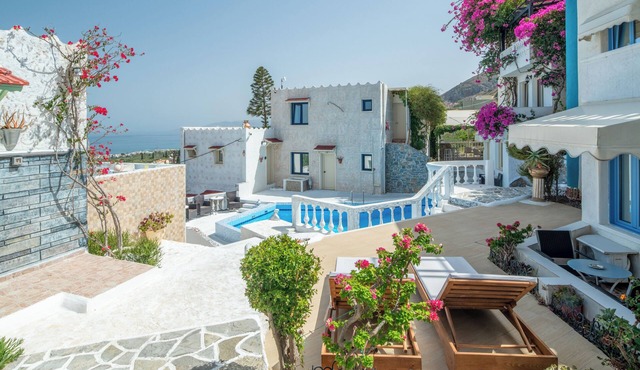 Gorgeous Studio for 2 People, Swimming Pool and Sea View