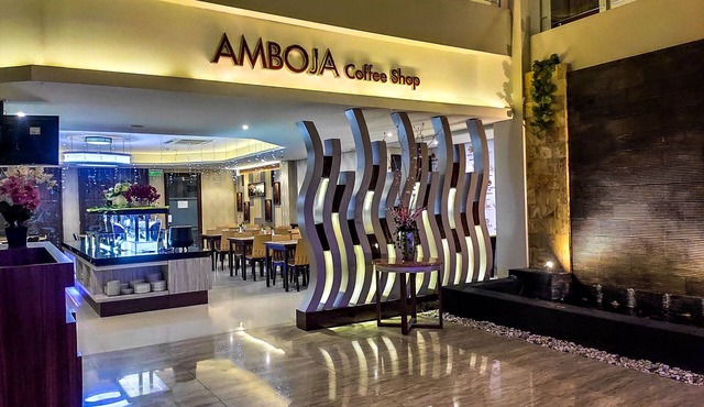 Grand Parama Hotel