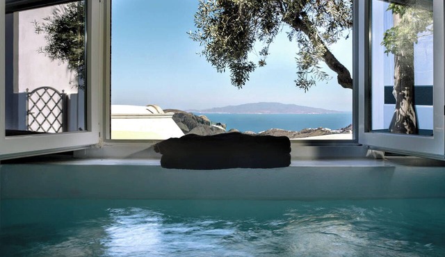 Grande Studio with Jacuzzi Nea Premium Residences