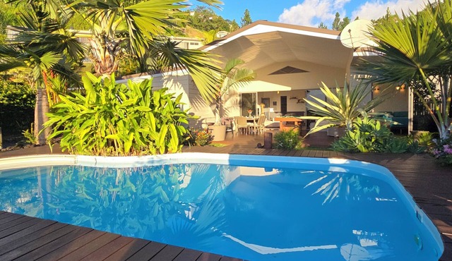 Great pool villa with very high speed Wifi, air conditioning, billiards!