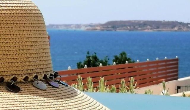 Ground Floor Superior Apartment With Sea View (Unit D)